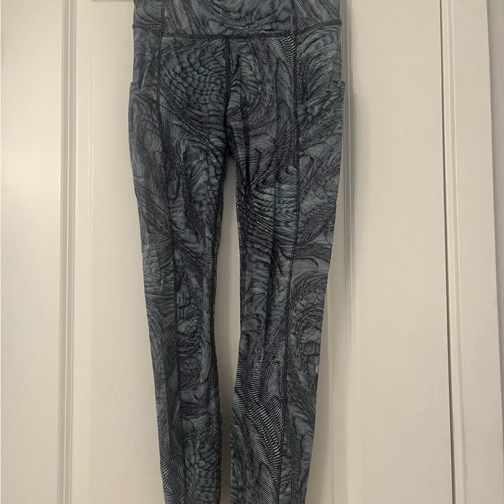 Lululemon Fast and Free Tight 25” Dimensional Icing Blue Multi Size 4 - Picture 5 of 9